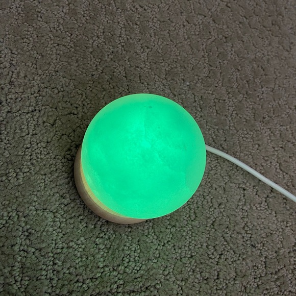 Salt USB Mini Himalayan Salt Globe Lamp - Picture 2 of 5